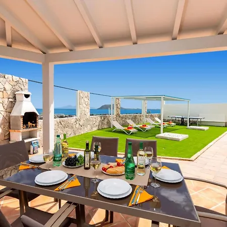 Villa Lobos By *